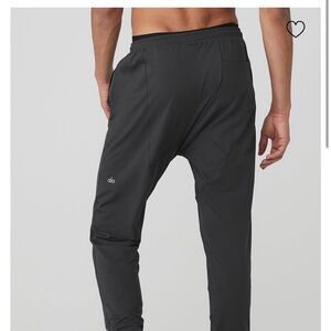 Men’s ALO yoga pant